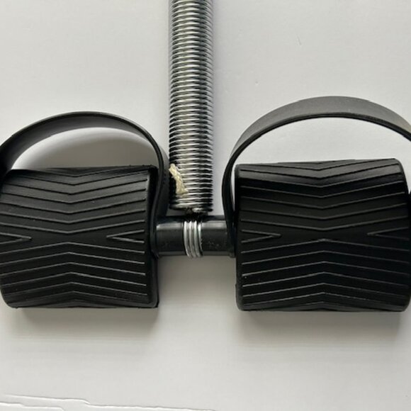 Vintage Spring Action Rowing Exerciser in Box - Picture 5 of 5